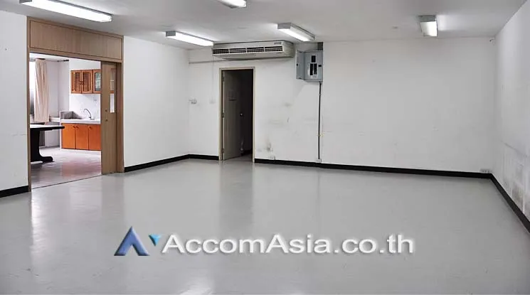 unit Office space For Rent in Phaholyothin, Bangkok  near MRT Phetchaburi (AA15615)